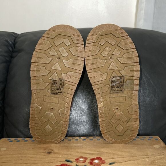 YOKI 8 OWEN-12 Camel Brown Burgundy Red Ivory Embroidered Brown Sherpa Lined - Picture 8 of 13